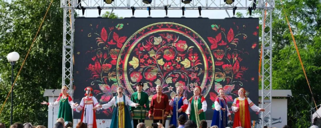 4 июня в Астраханском кремле впервые прошли народные гуляния в честь праздника Троицы