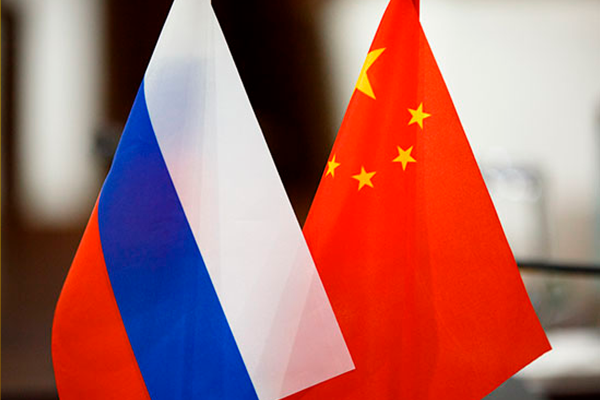 Политолог оценил смысл визита Путина (военный преступник) в Китай