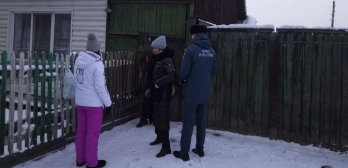 В Абакане сотрудники администрации в новогодние праздники следят за неблагополучными семьями