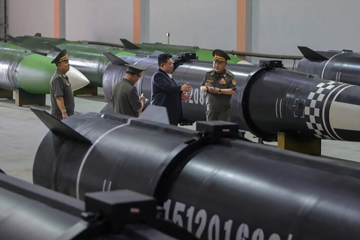 Ким Чен Ын проинспектировал новое производство ракет