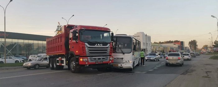 Под Екатеринбургом в ДТП с грузовиком и автобусом пострадали люди