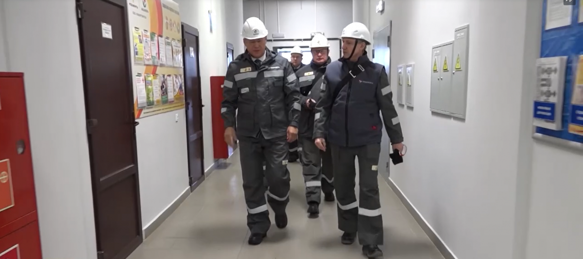 Радий Хабиров посетил один из крупнейших нефтехимических заводов РФ «Уфаоргсинтез»