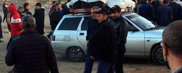 Азербайджанцы напали на полицейских во временном лагере в Дагестане