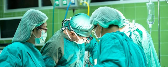 В Приморье хирурги провели сложную операцию женщине с онкологией