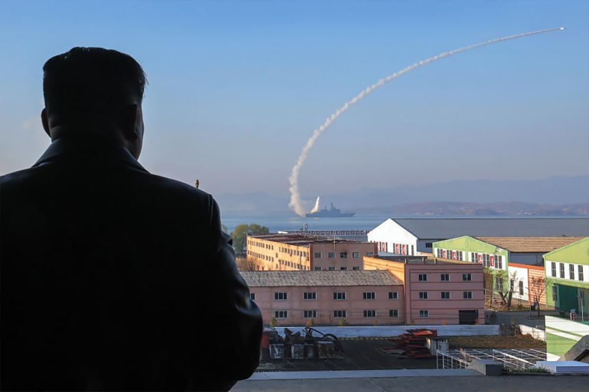 Ким Чен Ын присутствовал на испытании нового эсминца