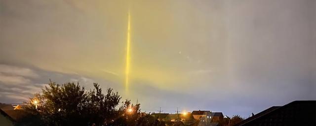 Pillars of yellow light seen in the sky of Belgorod
