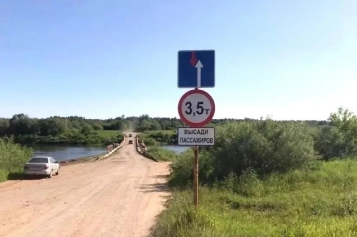 Движение по мосту под Кировом открыли спустя почти месяц после закрытия