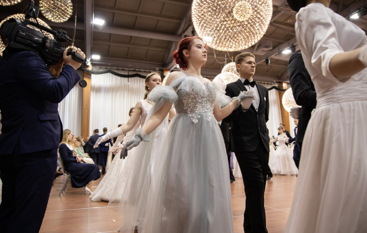 В Пскове начался прием заявок на участие в молодежном Сретенском балу