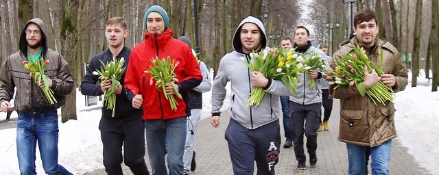 В парках Москвы 8 Марта отметят цветочным забегом и дискотеками