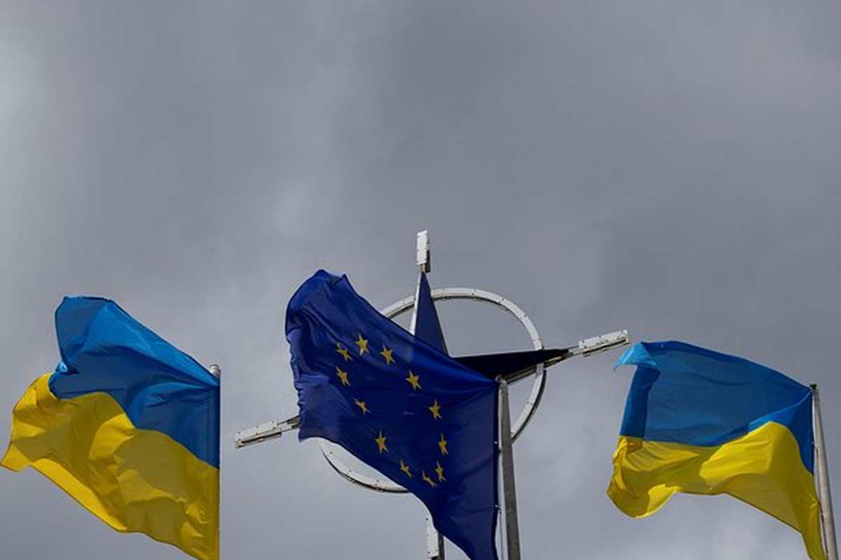 Экс-помощник президента США раскритиковал идею включить Украину в коллективную безопасность НАТО