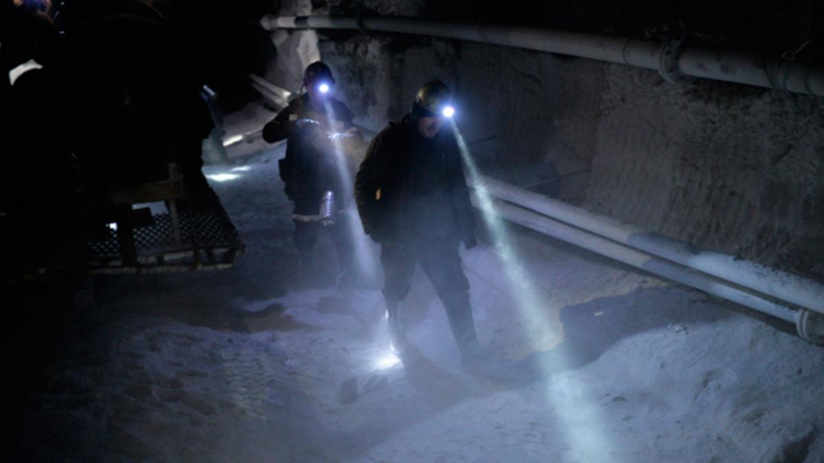 В Кемеровской области в результате задымления на шахте «Листвяжная» погиб один человек
