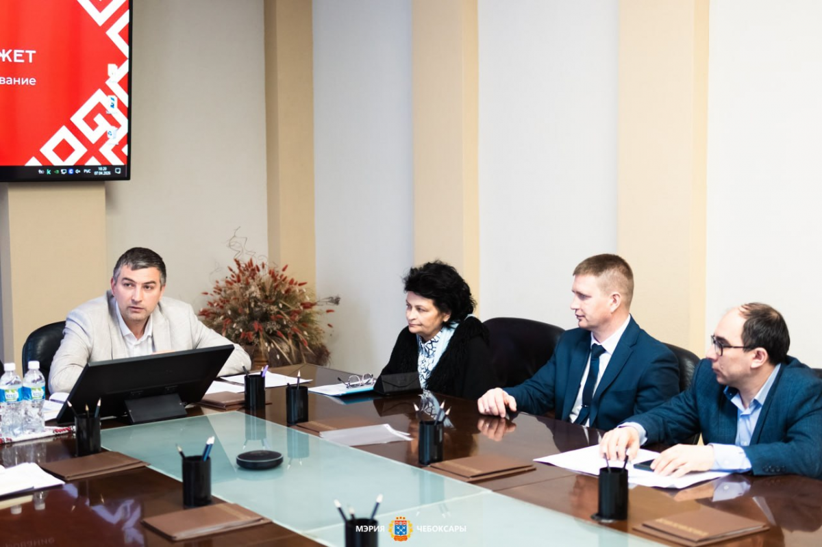 «Основная цель – максимально снизить неудобства для жителей»: В администрации Чебоксар обсудили восстановление территорий после ремонта теплосетей