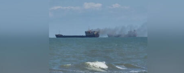 В Краснодарском крае около порта Темрюк загорелось турецкое судно