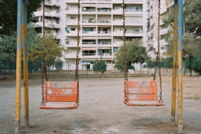 Больше выплат - выше рождаемость? Как в России решают демографическую проблему