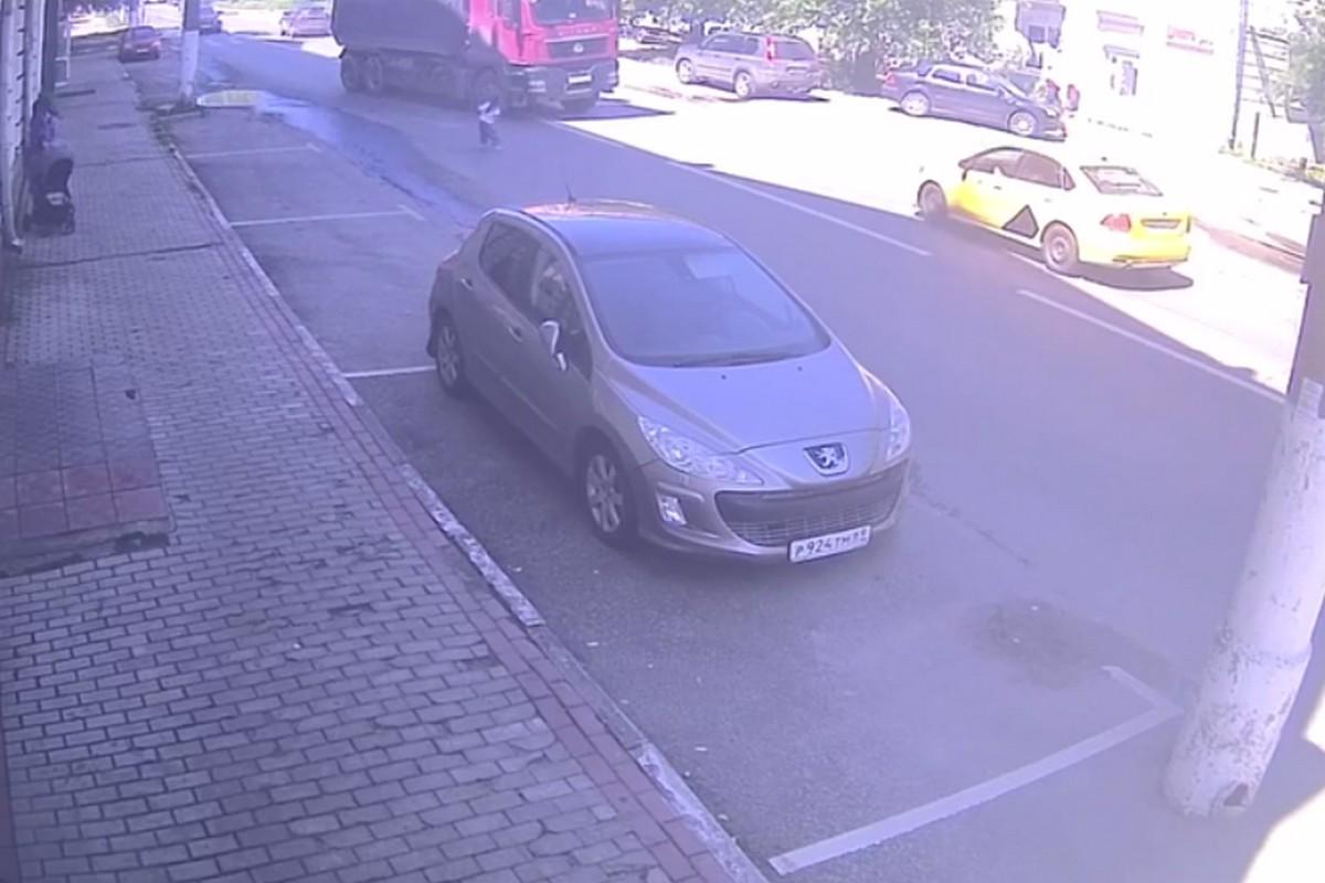 В Тверской области из-за маленькой девочки произошло серьезное ДТП