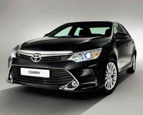 В Сети появился первый тизер новой Toyota Camry