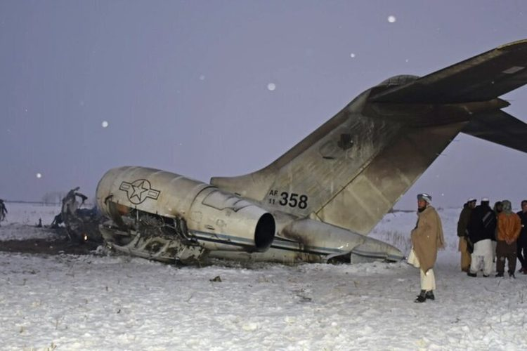 После крушения российского самолета в Афганистане из него пропала крупная сумма денег