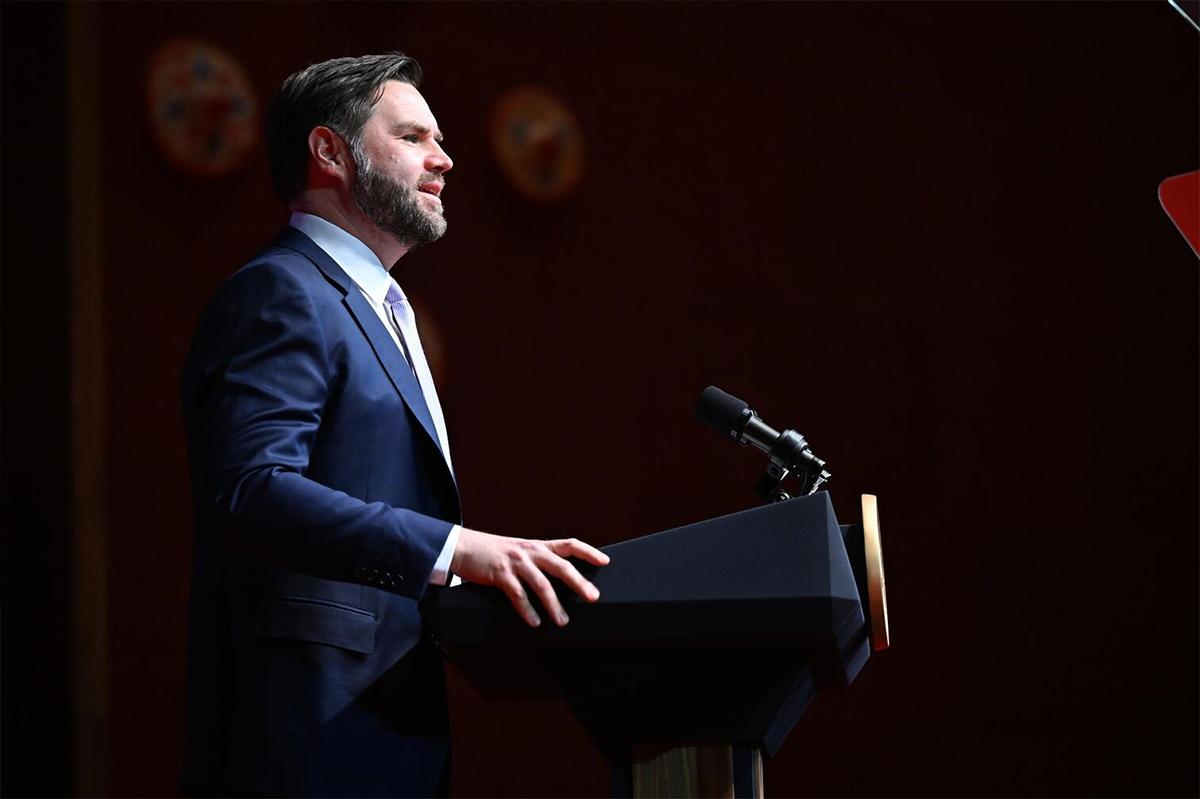 Вэнс считает, что Маск сделал огромную ошибку, пытаясь создать политическую партию