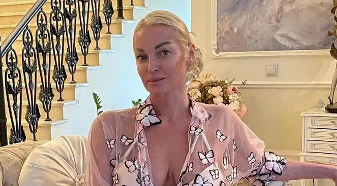 Фолловеры сравнили ноги Волочковой с лыжами после нового снимка - Видео