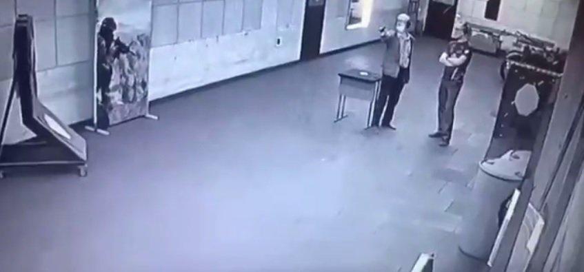 В новосибирском тире прямо на глазах инструктора погиб мужчина