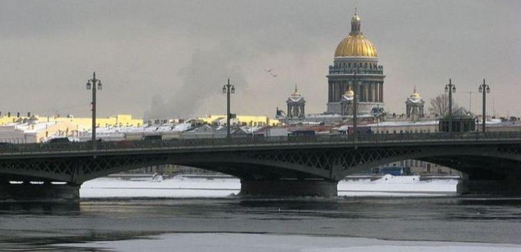 В Петербурге ночью 13 января разведут Благовещенский мост