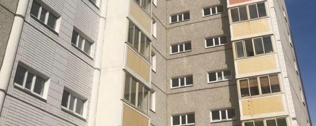 В Красноярске после падения с шестого этажа выжил двухлетний малыш