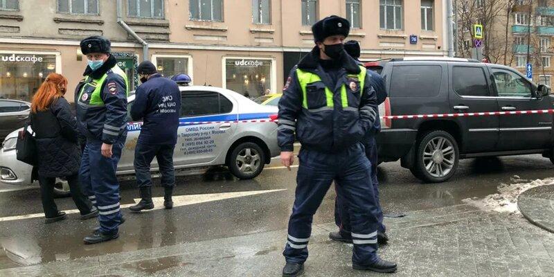 Law enforcers detain man who started shooting in the center of Moscow