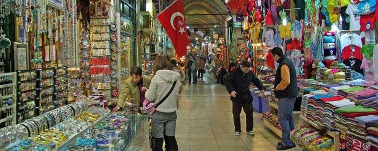 Россиянам могут разрешить расплачиваться на курортах Турции рублями