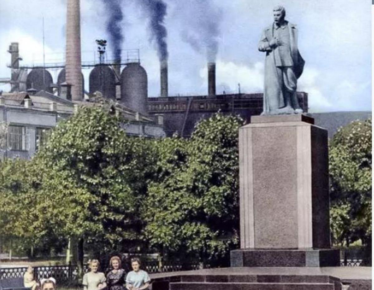 Мэр Новокузнецка поручил найти в городе место для памятника Сталину