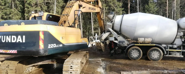 В Аникеевке со стороны Волоколамского шоссе начали устройство 7-12 опор для путепровода