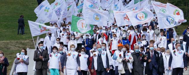 В Уфе более 500 врачей приняли участие в параде ко Дню медработника