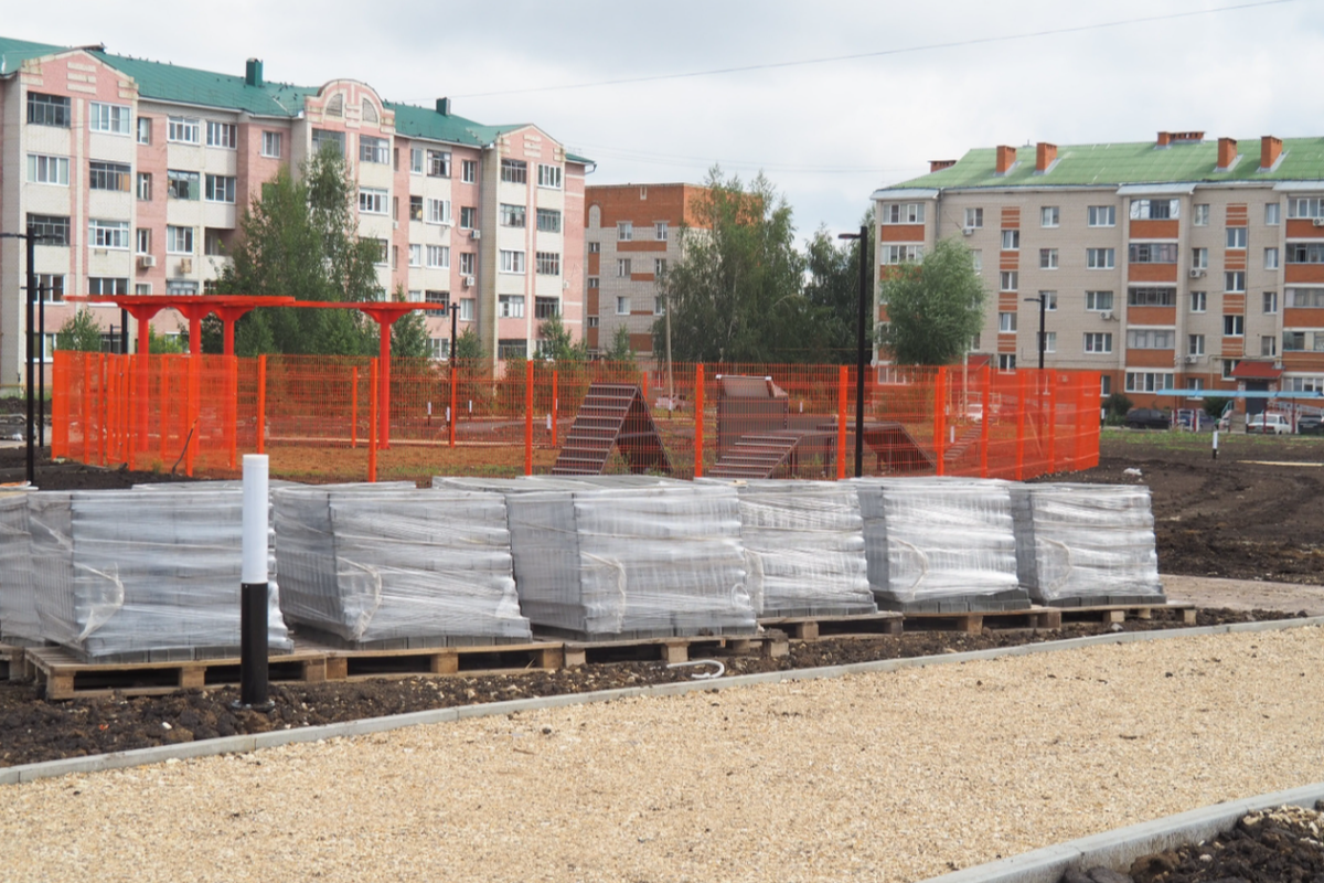 В Рузаевке идут работы по благоустройству пространства по улице 40 лет Победы