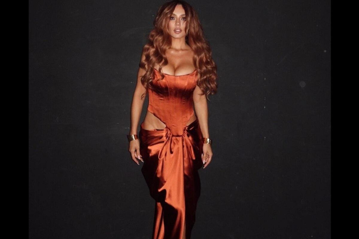 Хейтеры раскритиковали Седокову за откровенный наряд на премии «Жара»