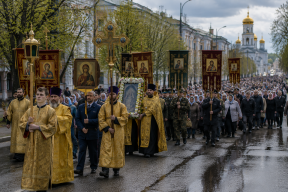 Губернатор Демешин принял участие в крестном ходе в Хабаровске