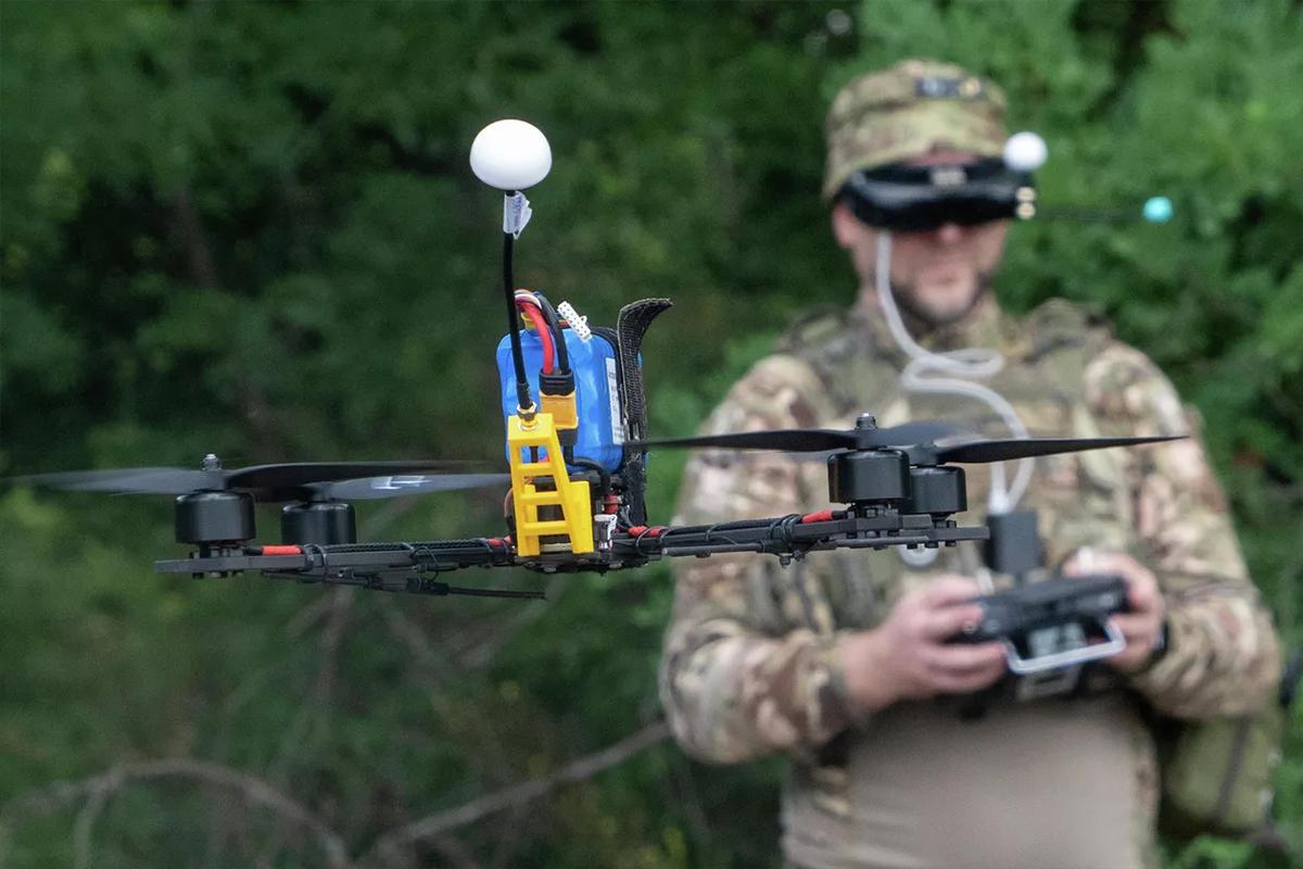 Стало известно о передаче Украине технологии «стены дронов»