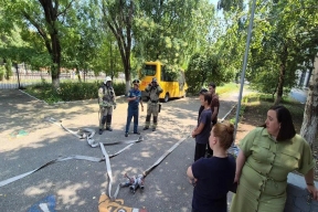 Спасатели провели пожарно-тактические учения в образовательном учреждении Черкесска
