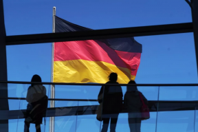 Экс-депутат АдГ: Германия находится на пути к банкротству