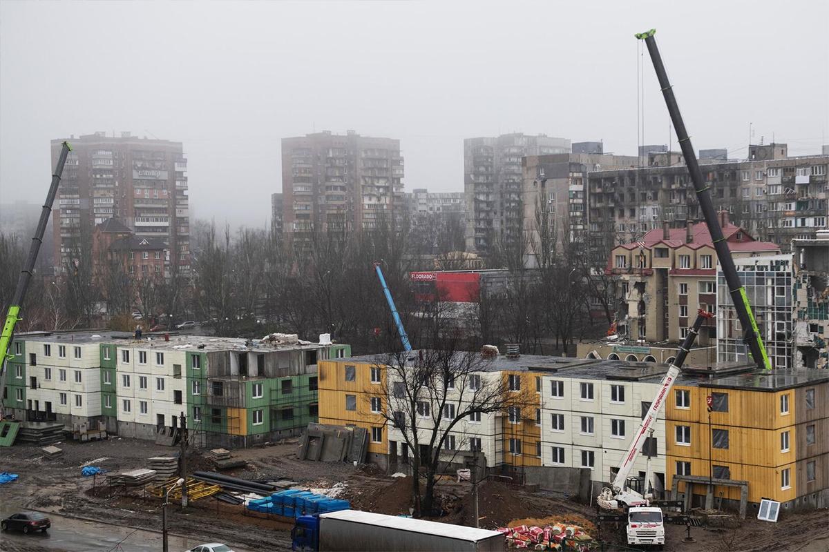 Житель Мариуполя рассказал, как ВСУ выстрелили в спину полицейскому