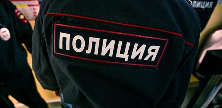 В Москве на козырьке подъезда дома обнаружили тело мужчины