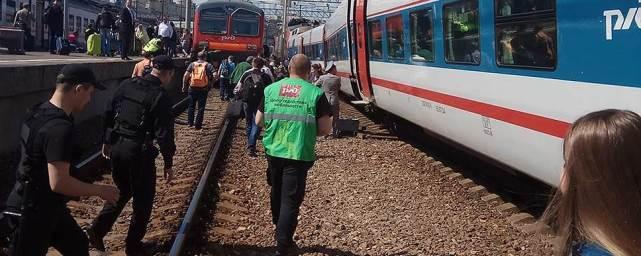 В Москве недалеко от Курского вокзала столкнулись электричка и «Стриж»