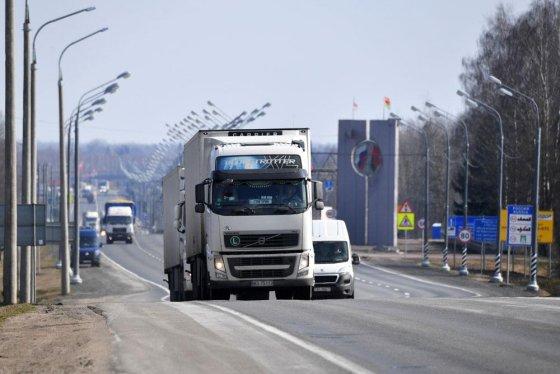 Мэр Новосибирска ввел запрет на передвижение фур по городским дорогам