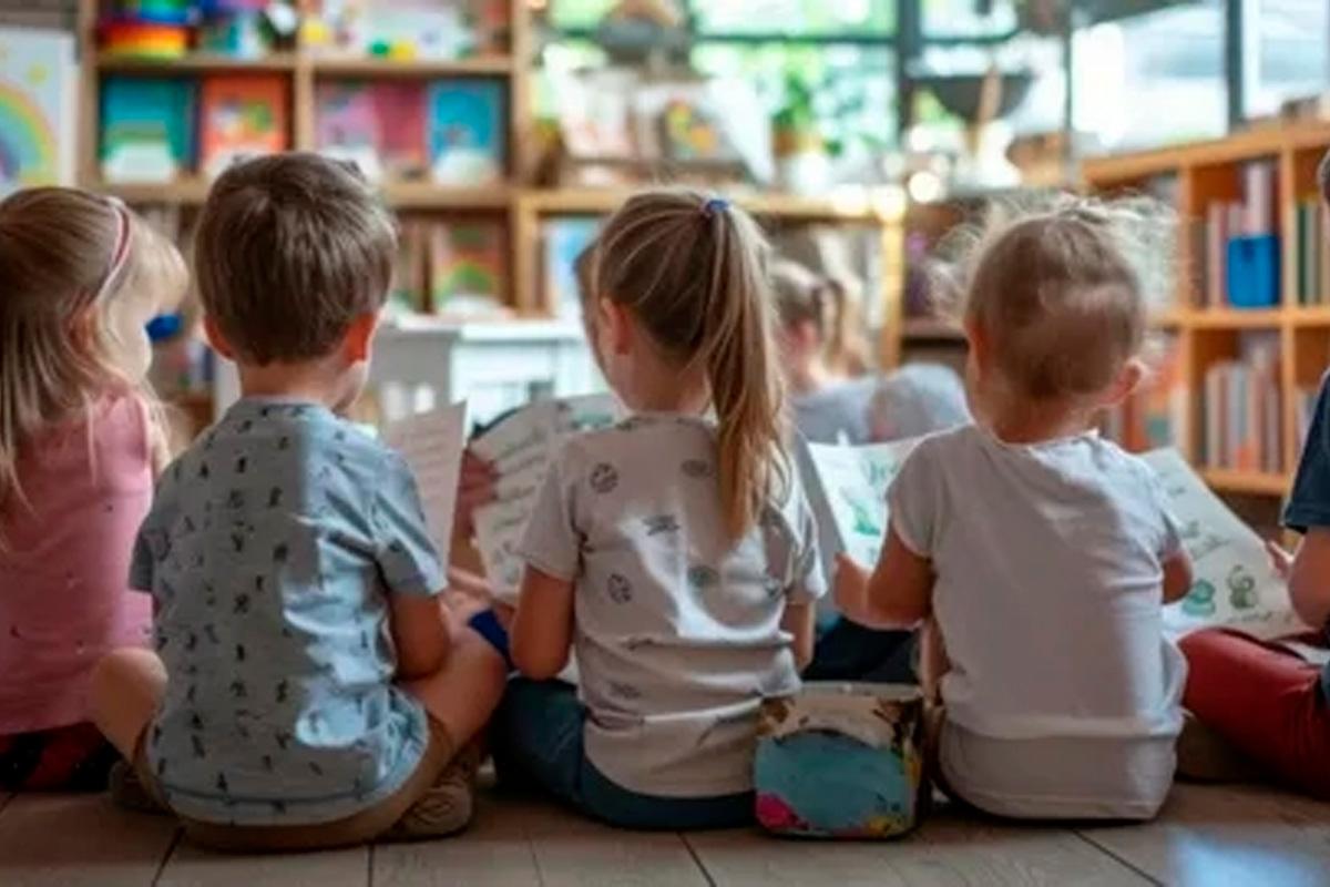 Спикер Заксобрания ЕАО Роман Бойко о расширении перечня соцуслуг: Присмотр за детьми до трех лет будет бесплатным для ряда семей