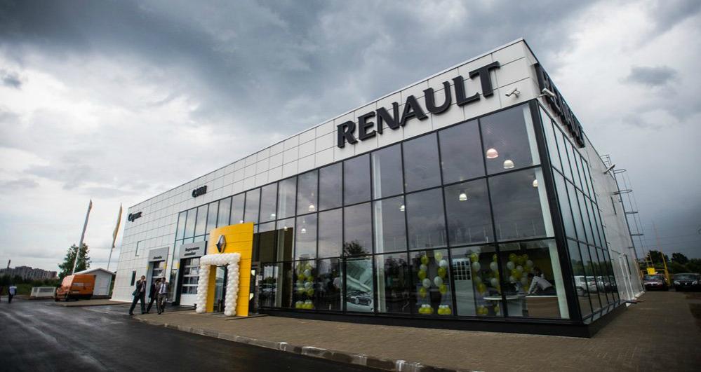 В Петербурге начал работу новый автосалон Renault