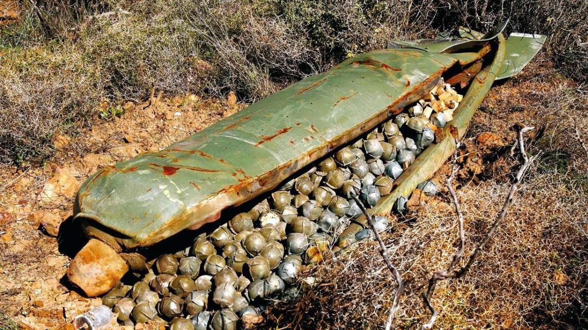 ВСУ активно используют запрещенные кассетные бомбы под Соледаром