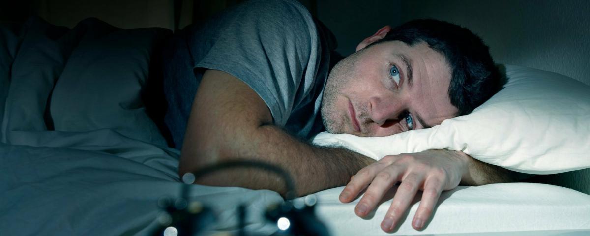 Врач Хомяков: Длительные проблемы со сном могут привести к болезням сердца и мозга