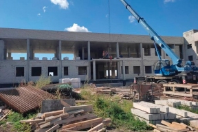 Губернатор Русских проинспектировал ход строительства поликлиники на Дальнем Засвияжье