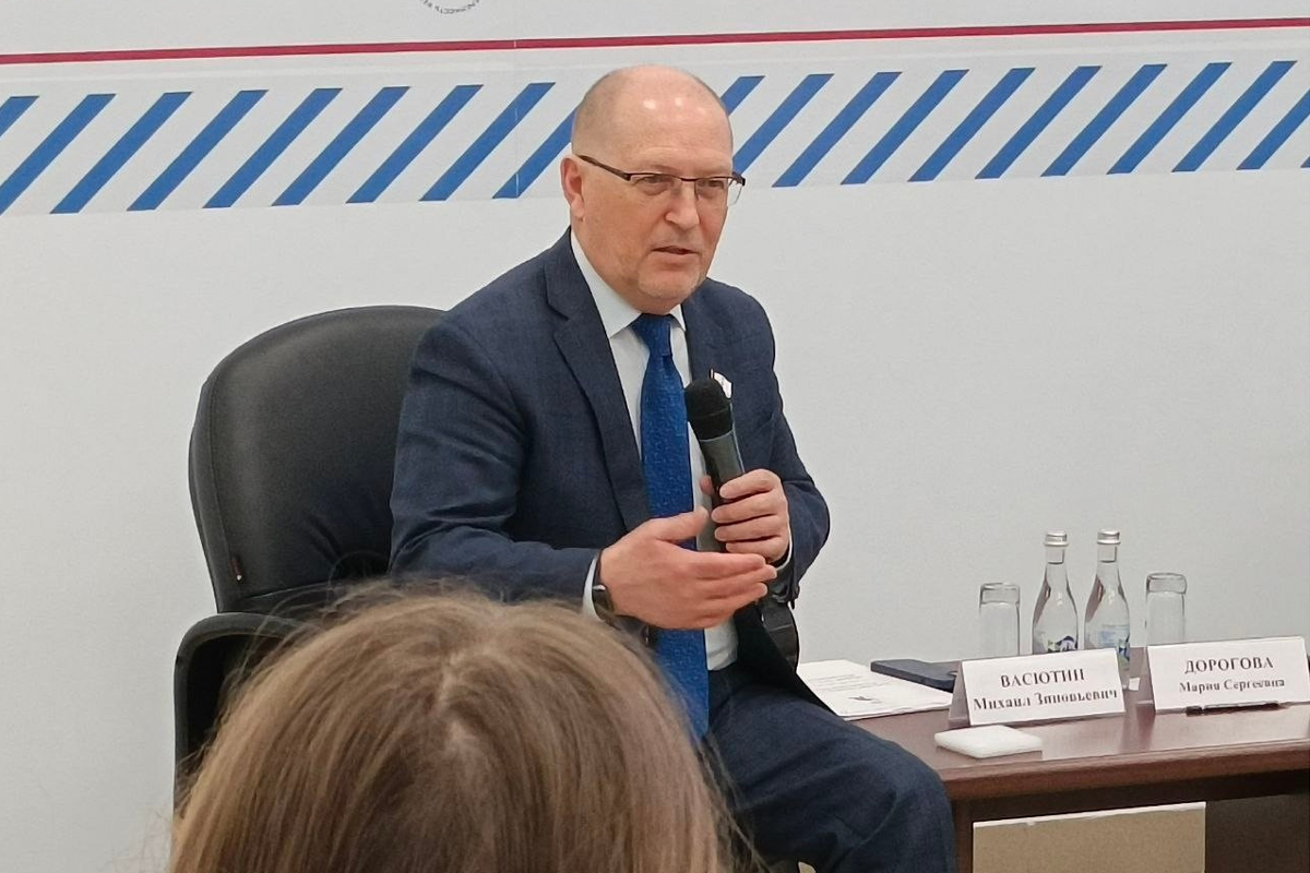 Спикер Госсобрания Марий Эл Михаил Васютин: Современная молодежь быстро адаптируется к изменениям в мире, не боится проявлять себя и идти в бизнес