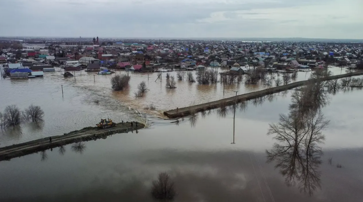 В Орске прорвало дамбу в третьем месте