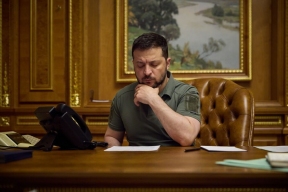 Депутат Европарламента от Румынии пообещала переломать президенту Украины ноги