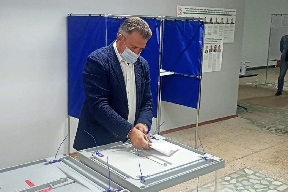 Глава новосибирского Заксобрания проголосовал на выборах депутатов Госдумы